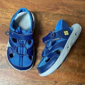 Columbia Blue Sporty Sandals with Velcro Straps